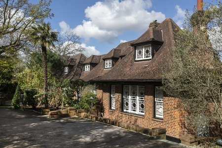 Oaks Avenue