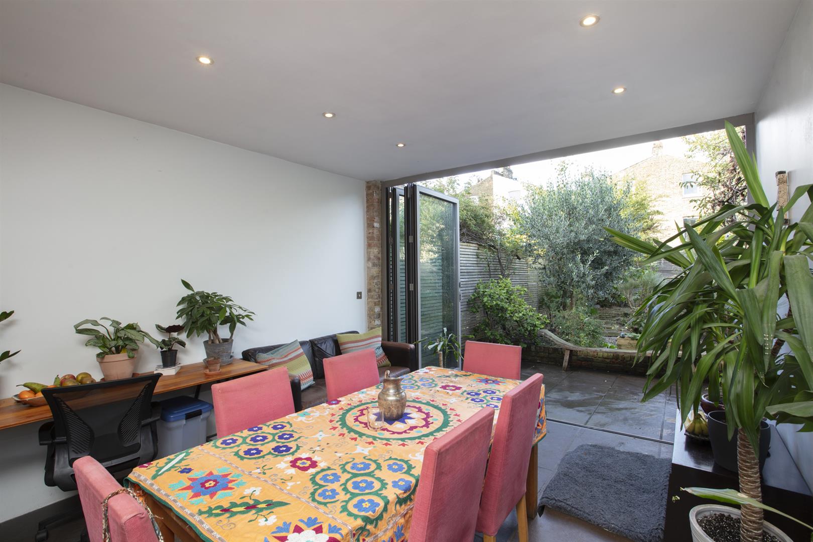 House - Semi-Detached For Sale in Ashbourne Grove, East Dulwich, SE22 1160 view22