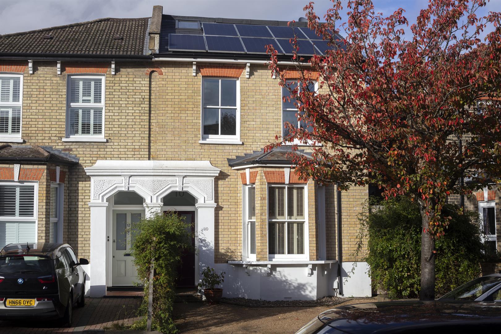 House - Semi-Detached Under Offer in Ashbourne Grove, East Dulwich, SE22 1181 view1