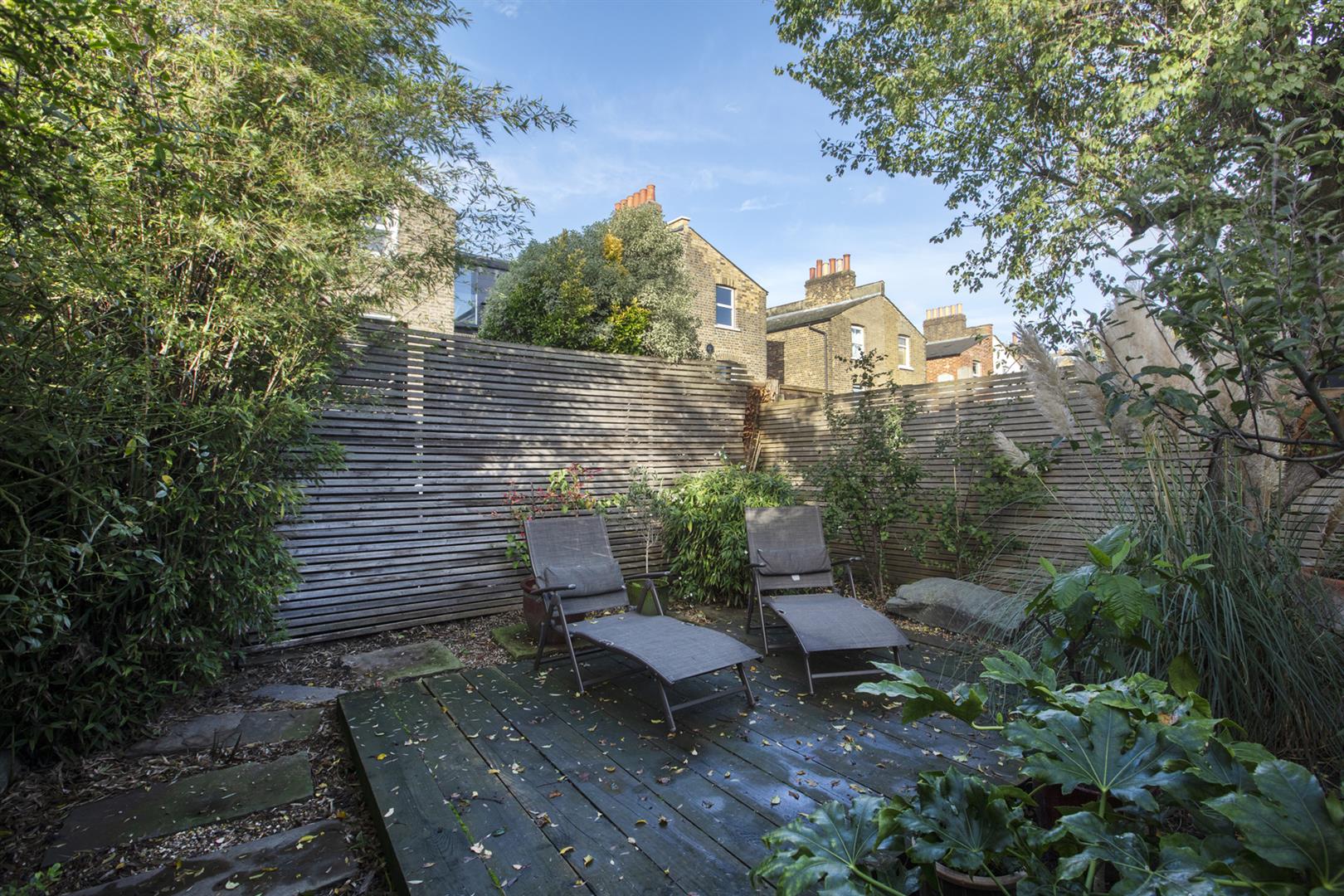 House - Semi-Detached Under Offer in Ashbourne Grove, East Dulwich, SE22 1181 view8