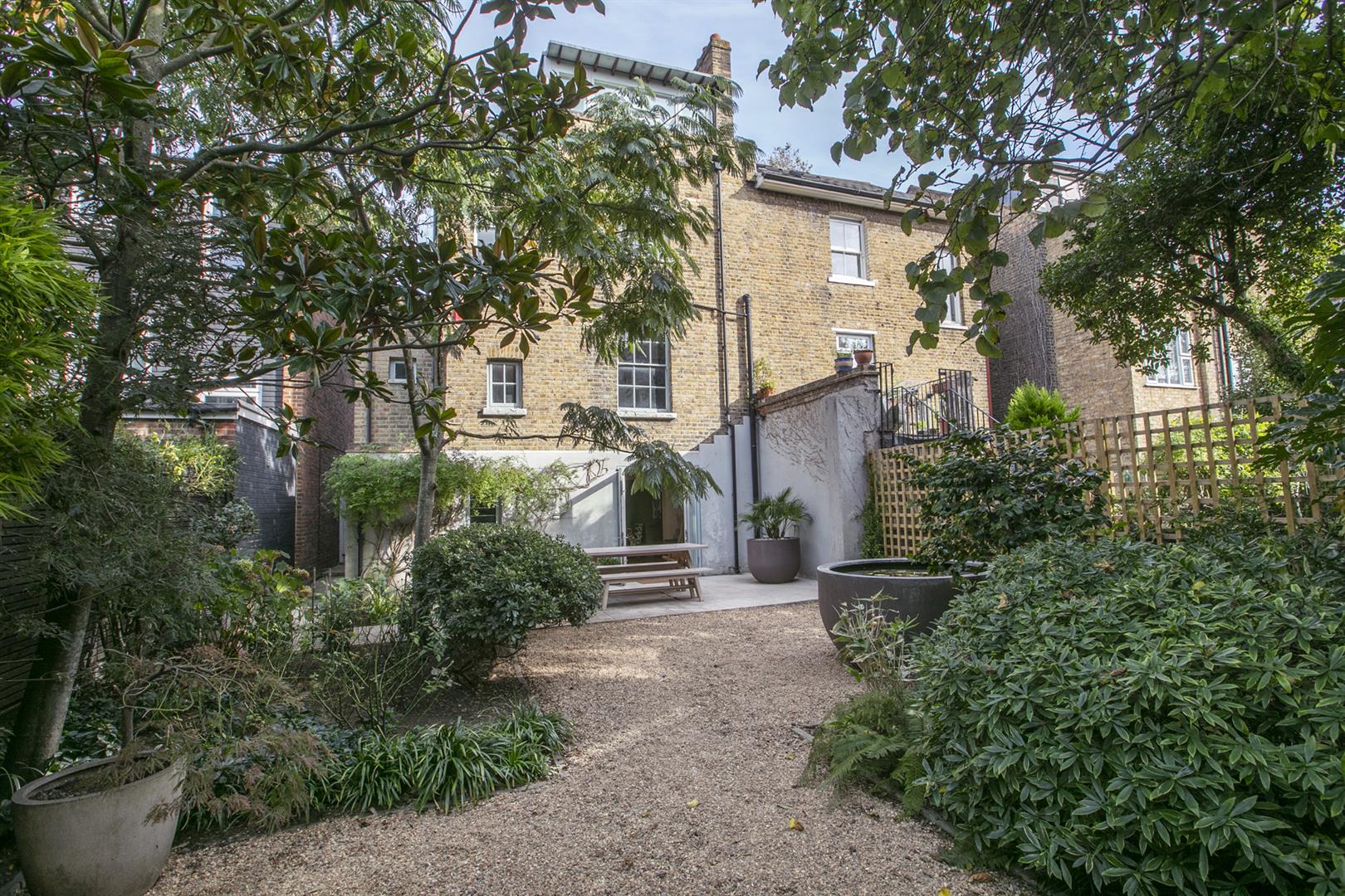 House - Semi-Detached For Sale in Asylum Road, Peckham, SE15 1150 view3