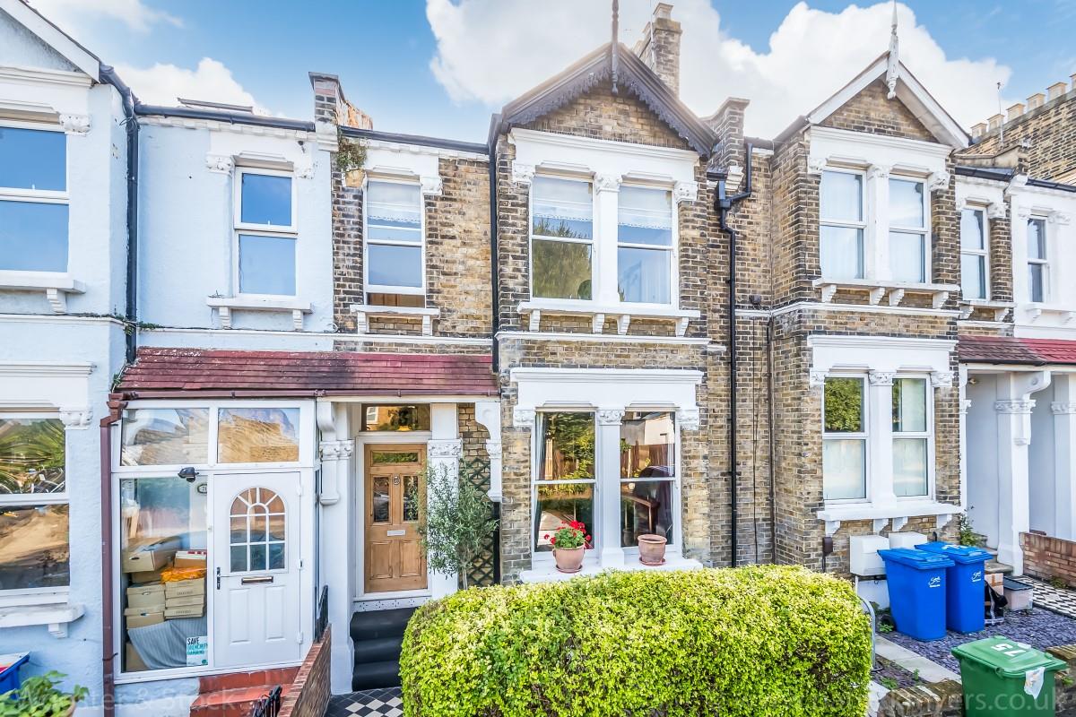 House - Terraced Sold in Athenlay Road, Peckham, SE15 866 view1
