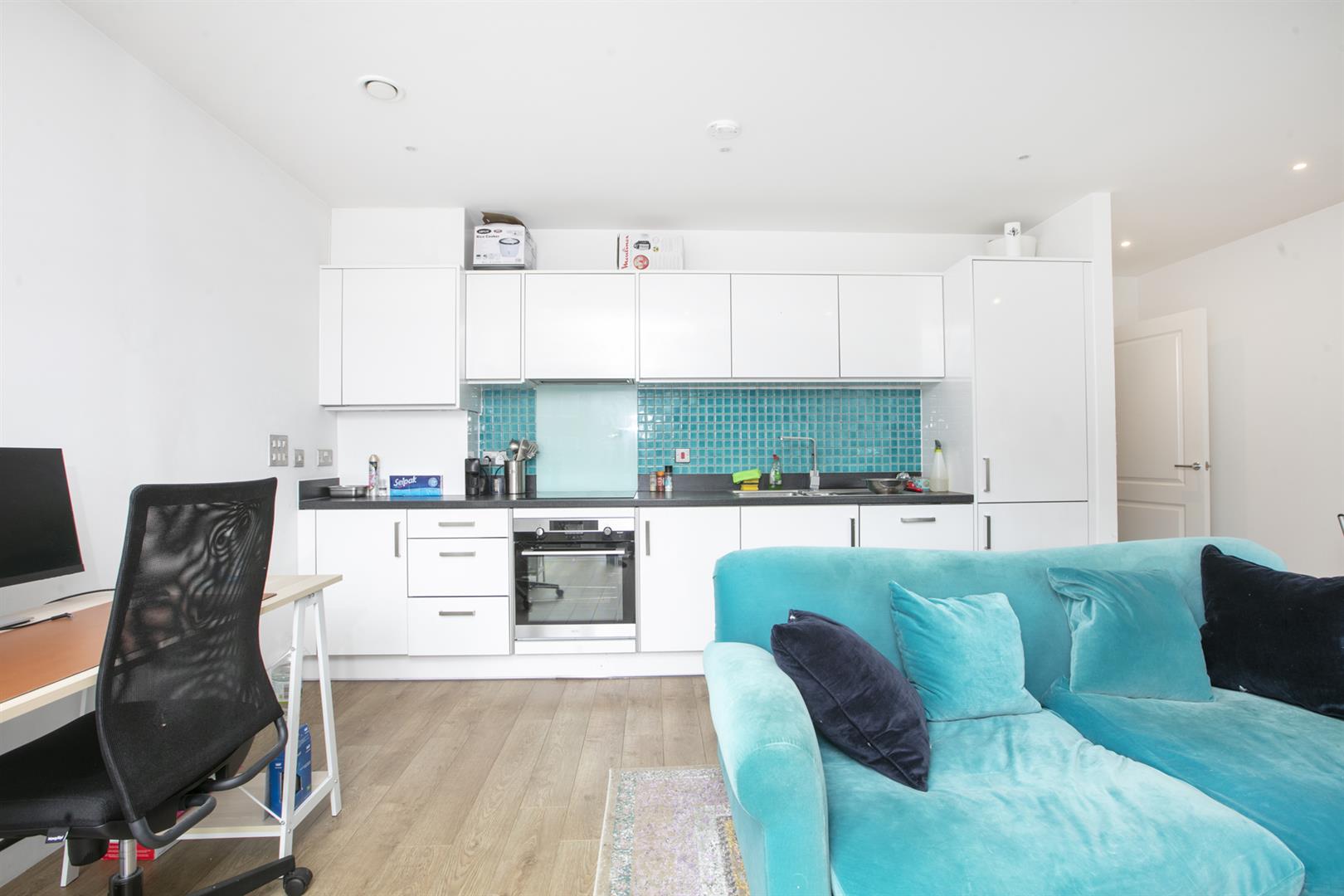 Flat - Purpose Built For Sale in Benhill Road, Camberwell, SE5 928 view8