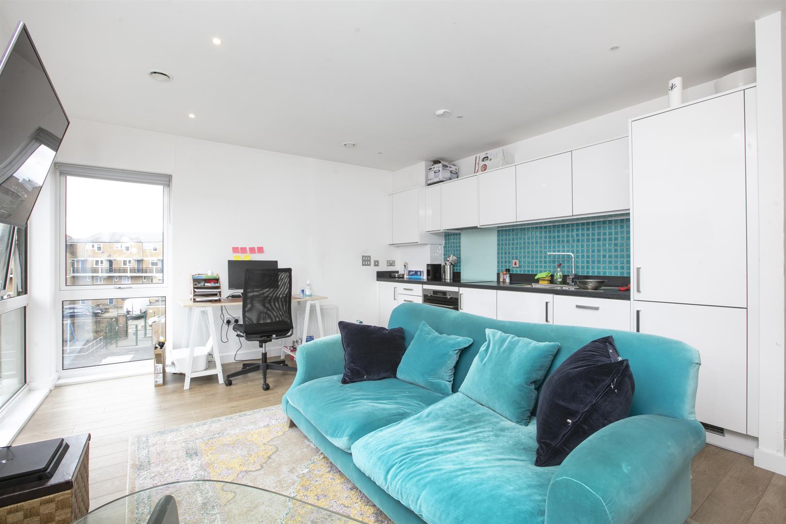 Flat - Purpose Built For Sale in Benhill Road, Camberwell, SE5 928 view4