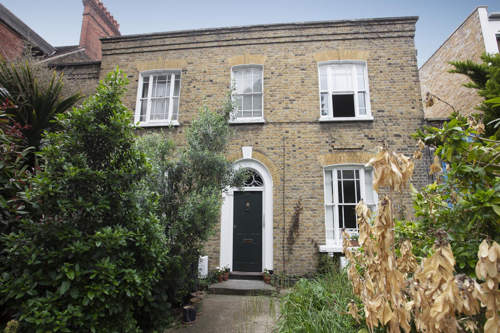 Flat - Conversion Under Offer in Benhill Road, Camberwell, SE5 960 view1