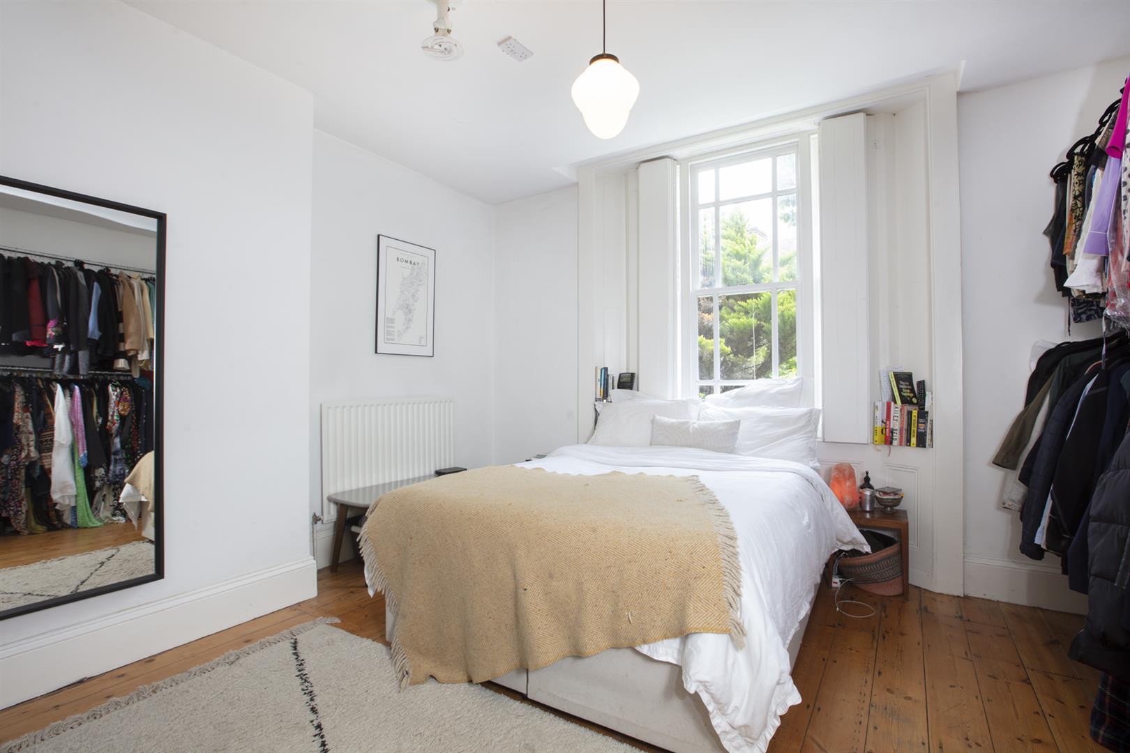 Flat - Conversion Under Offer in Benhill Road, Camberwell, SE5 960 view7