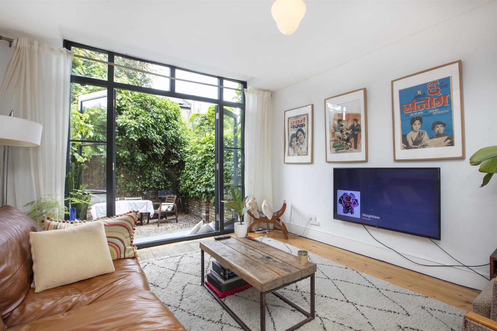 Flat - Conversion Under Offer in Benhill Road, Camberwell, SE5 960 view4