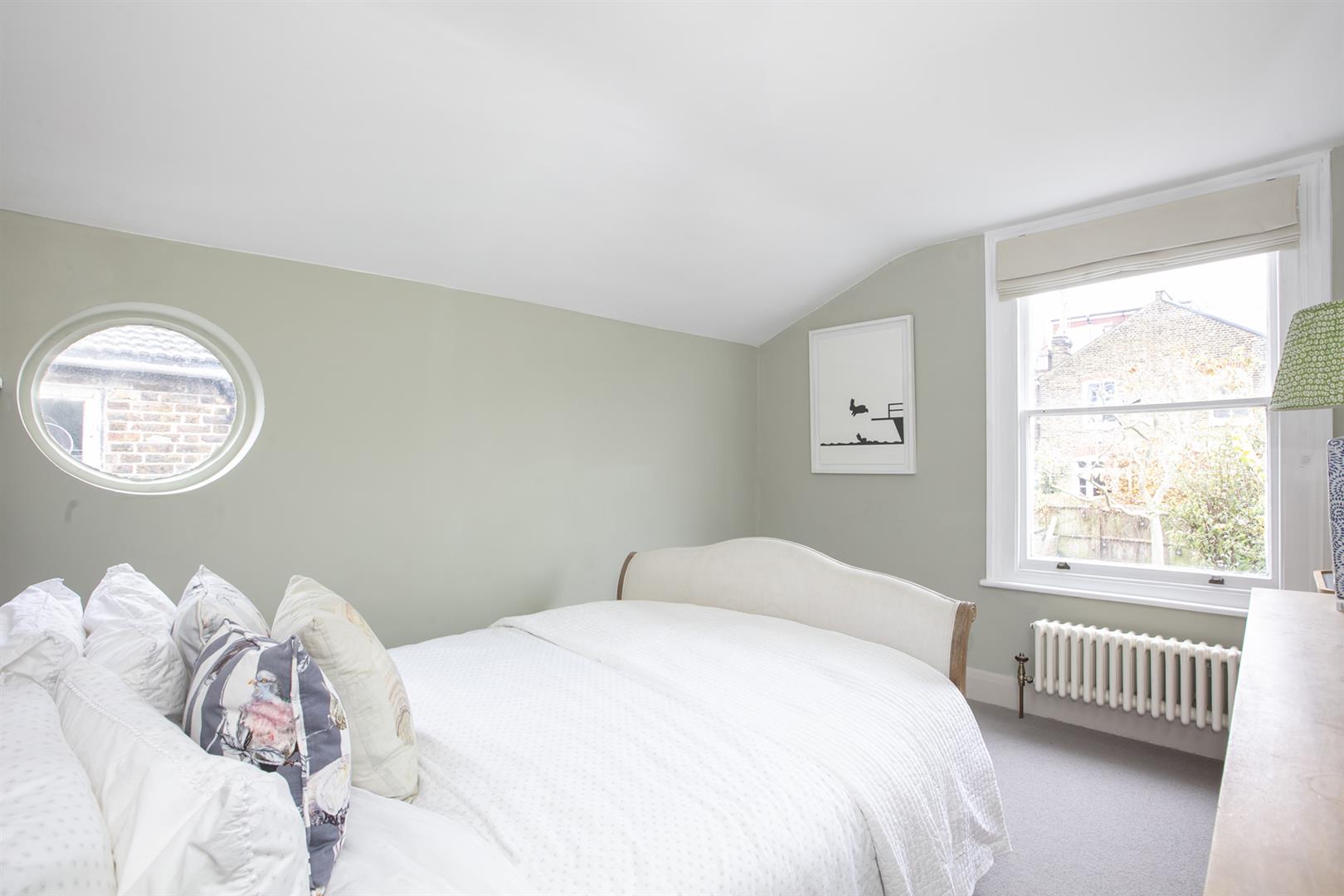 House - Semi-Detached Sold in Bicknell Road, Herne Hill, SE5 887 view22