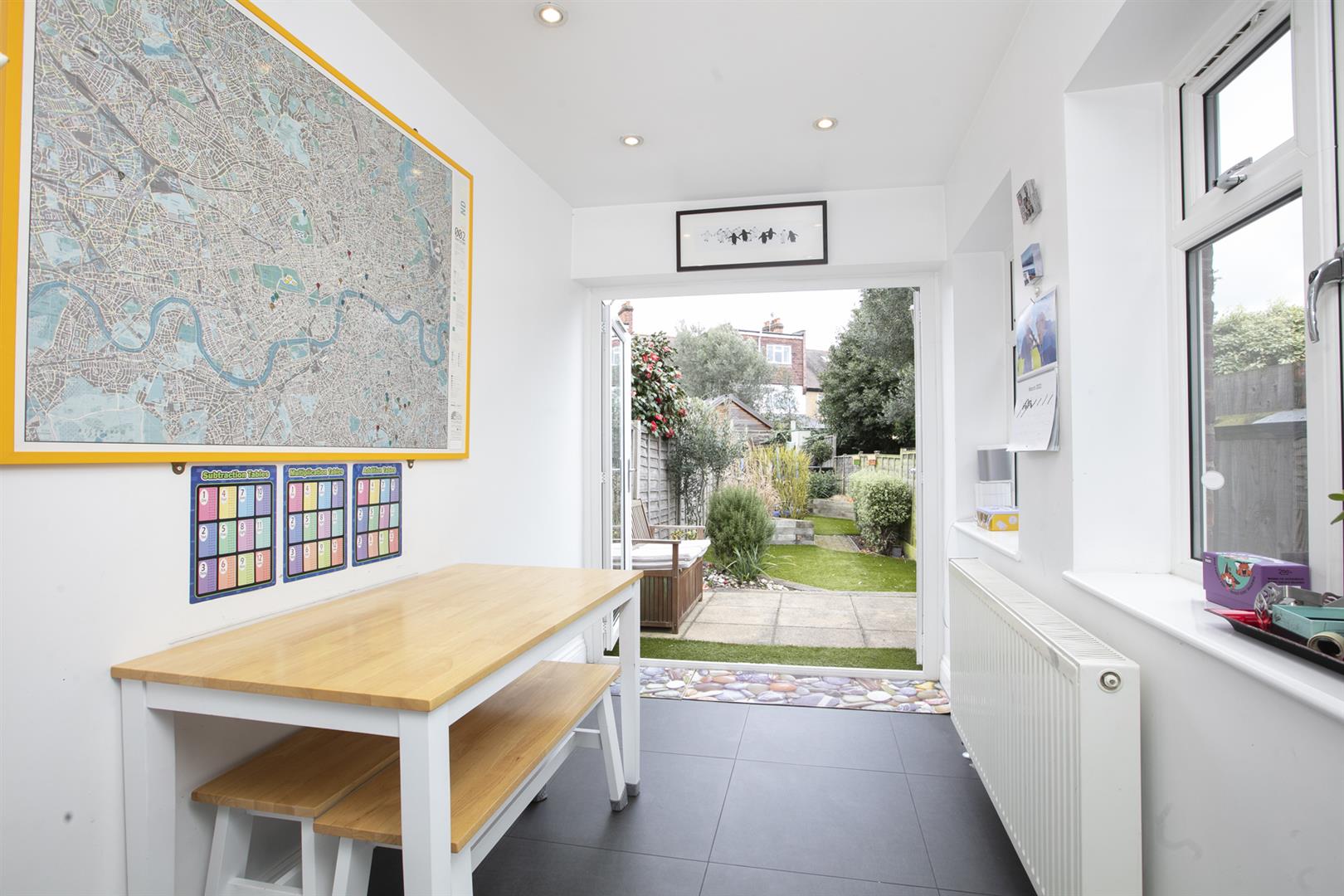 House - Terraced For Sale in Borland Road, Nunhead, SE15 912 view4