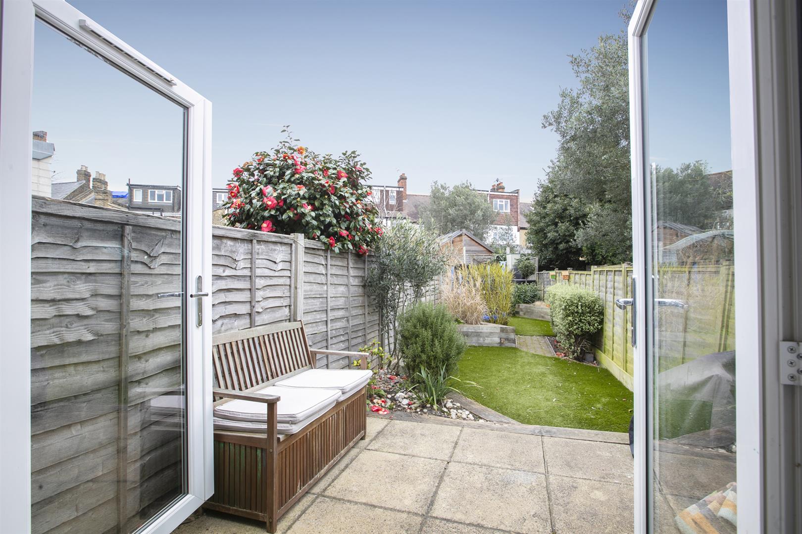 House - Terraced For Sale in Borland Road, Nunhead, SE15 912 view6