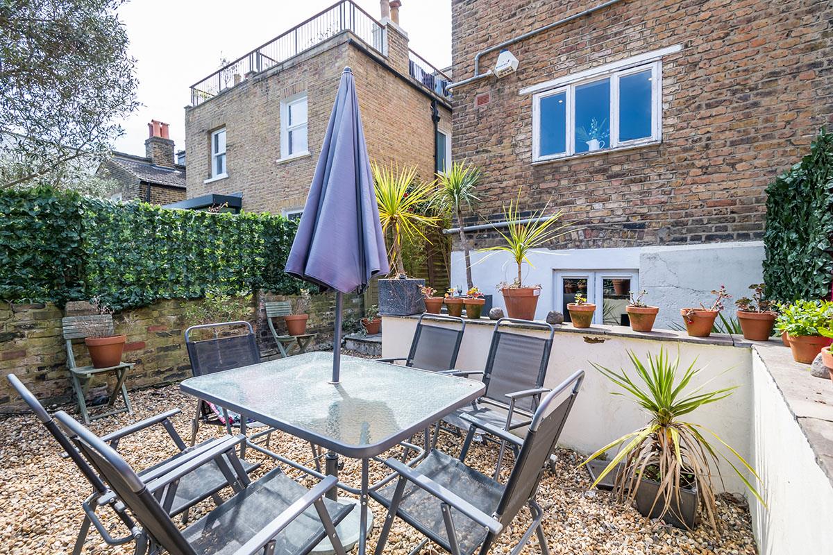 House - Terraced For Sale in Bromar Road, Camberwell, SE5 934 view11