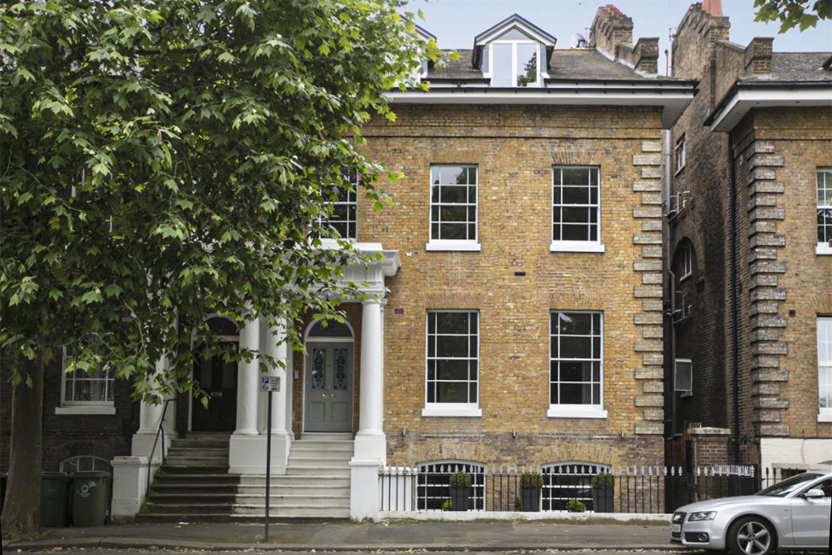 Flat - Conversion Sold in Brunswick Park, Camberwell, SE5 880 view1