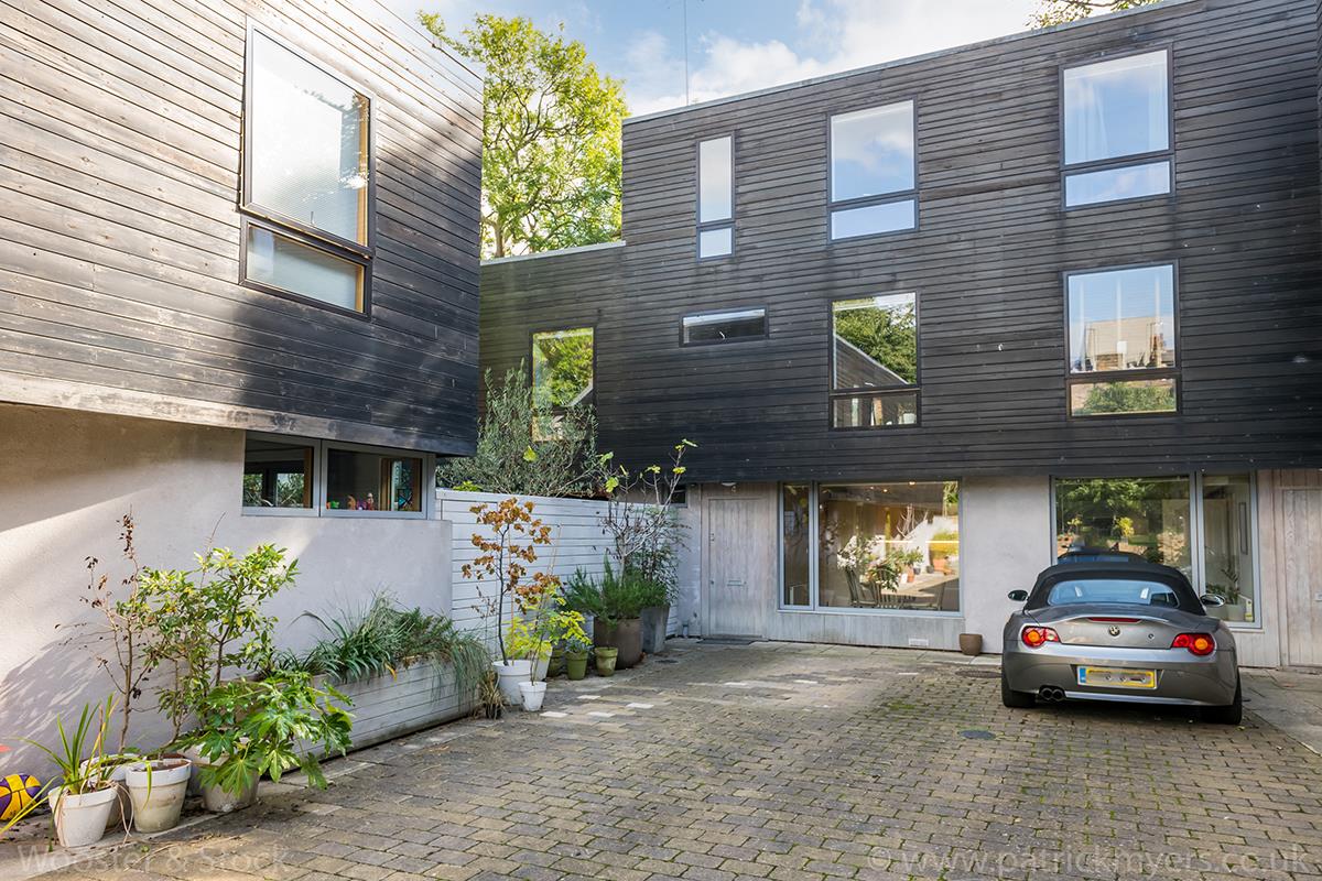 House - Terraced Sale Agreed in Bushey Hill Road, Camberwell, SE5 865 view1