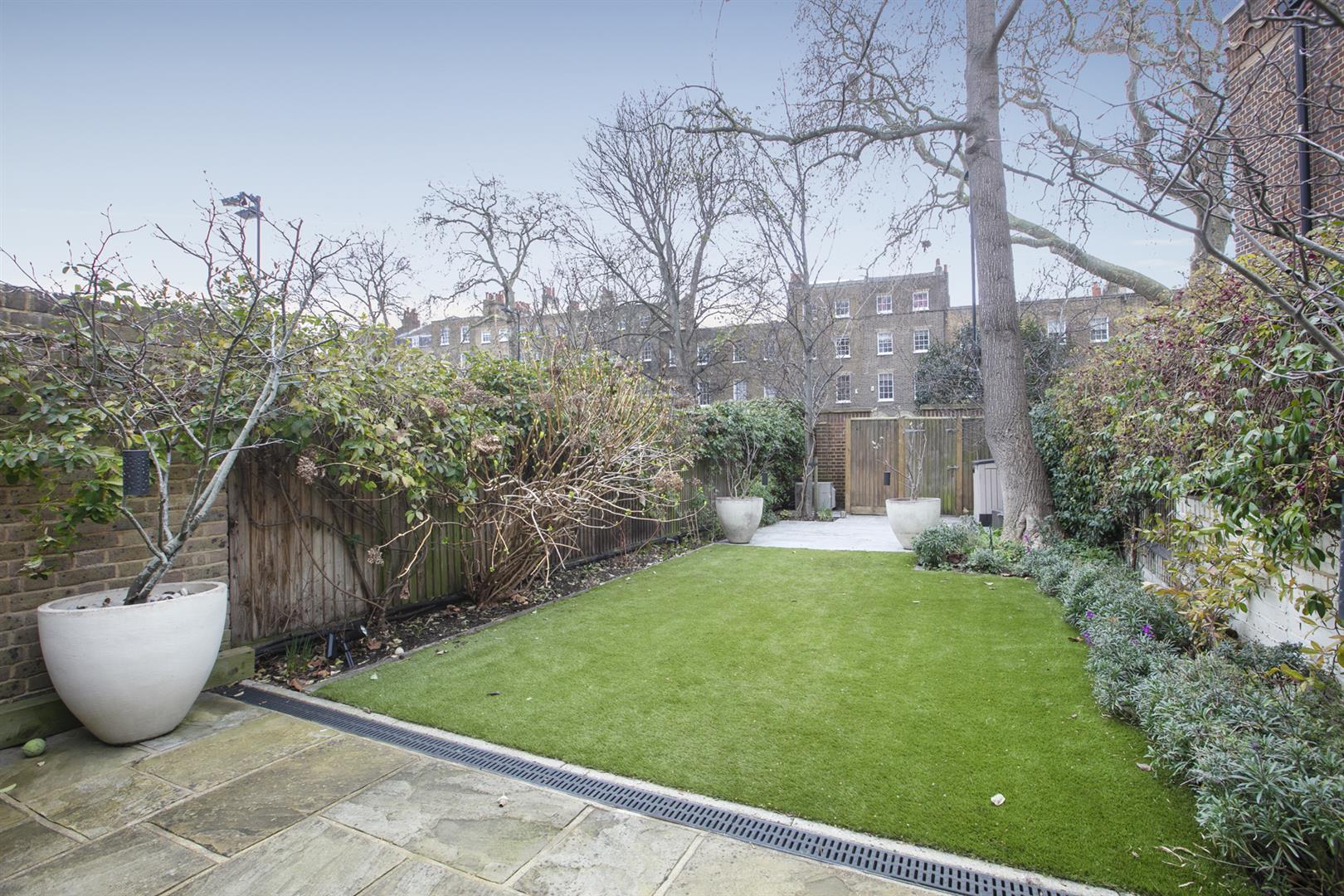 House - Terraced For Sale in Camberwell Grove, Camberwell, SE5 1058 view24