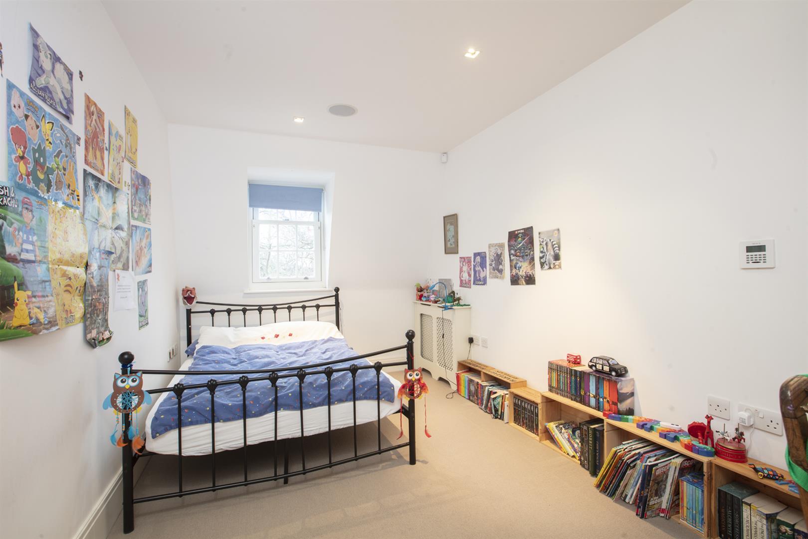 House - Terraced For Sale in Camberwell Grove, Camberwell, SE5 1058 view28