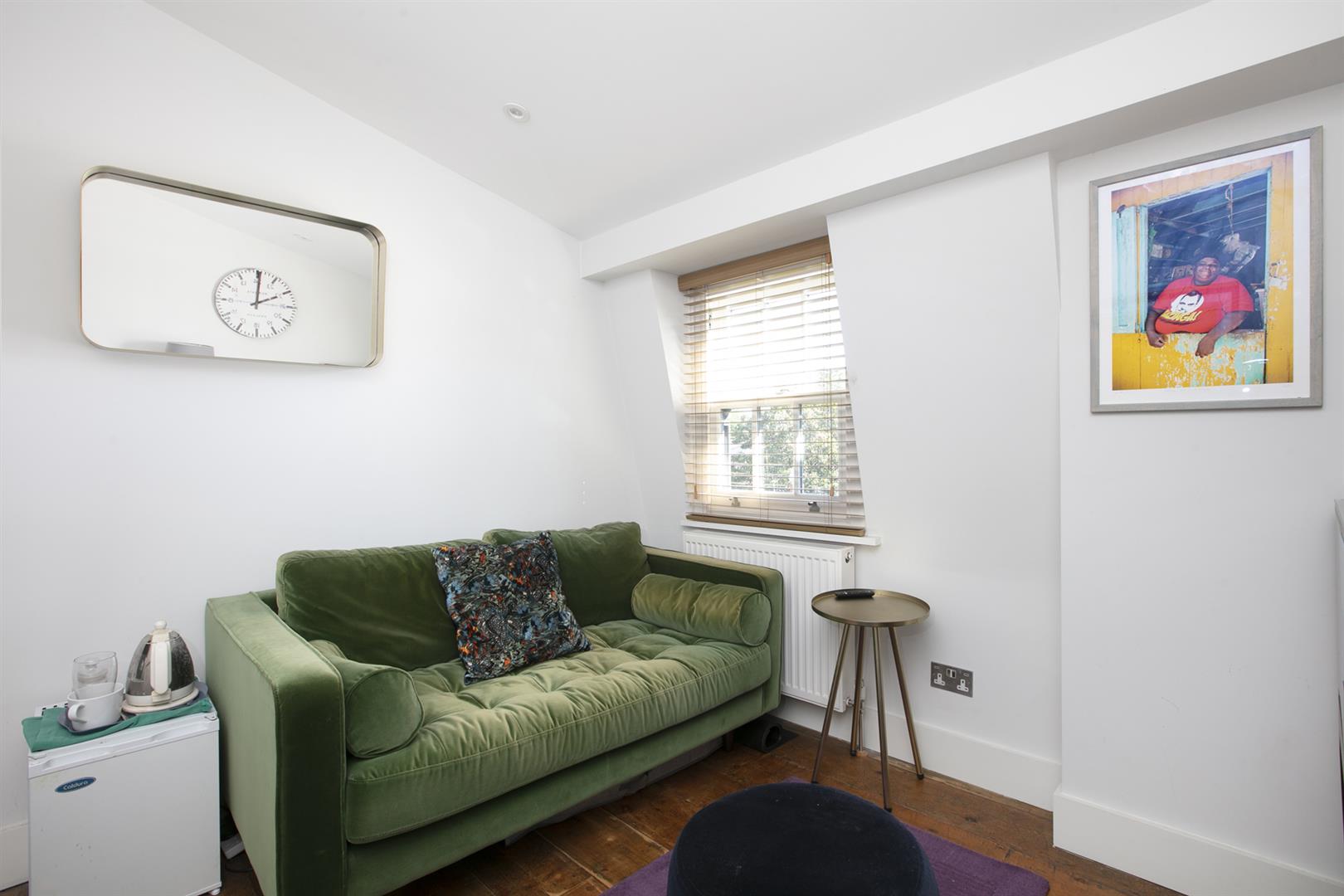 House - Terraced For Sale in Camberwell Grove, Camberwell, SE5 1129 view19