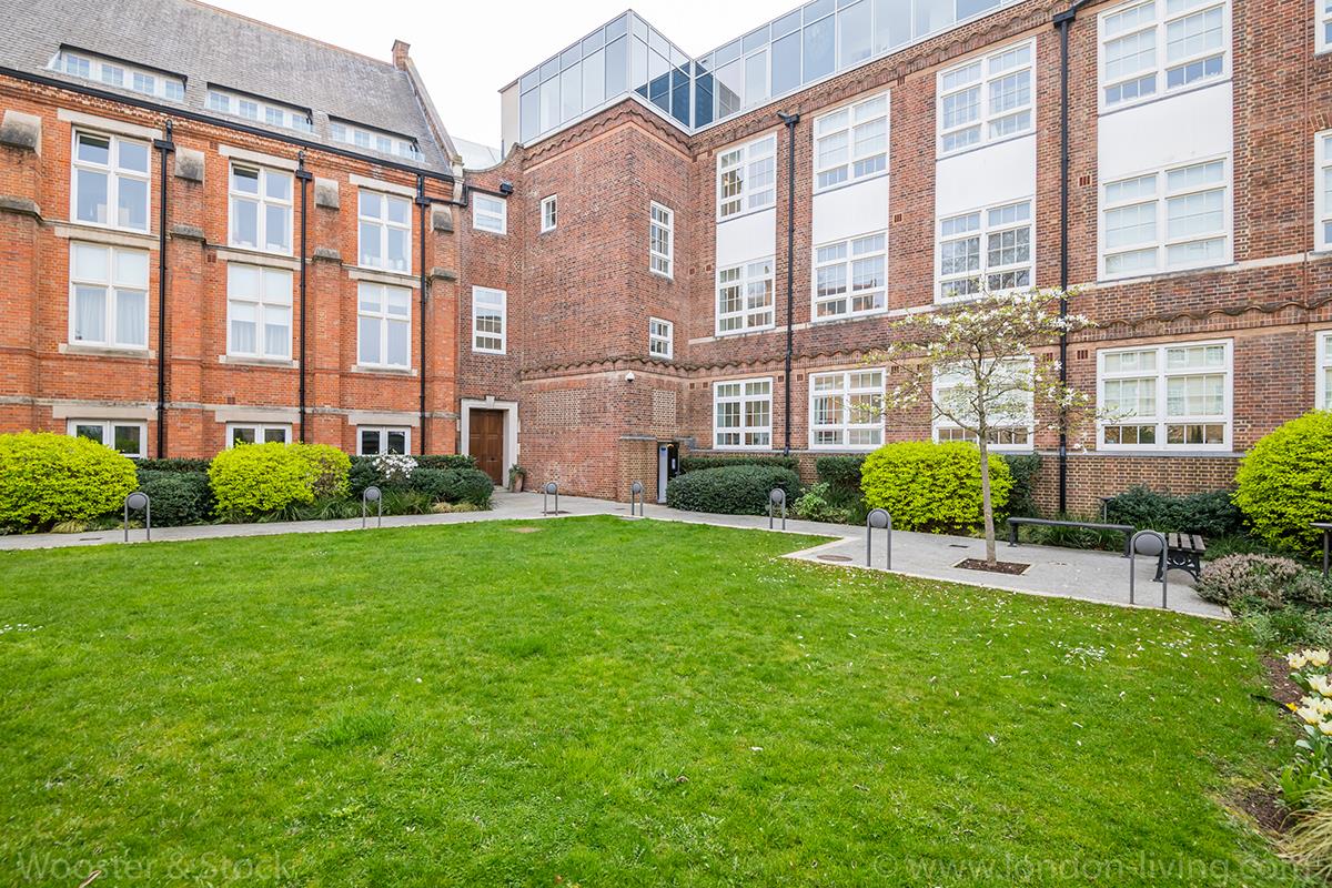 Flat - Conversion Under Offer in Camberwell Grove, Camberwell, SE5 919 view5