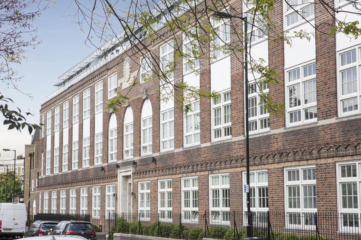 Flat - Conversion Under Offer in Camberwell Grove, Camberwell, SE5 919 view1
