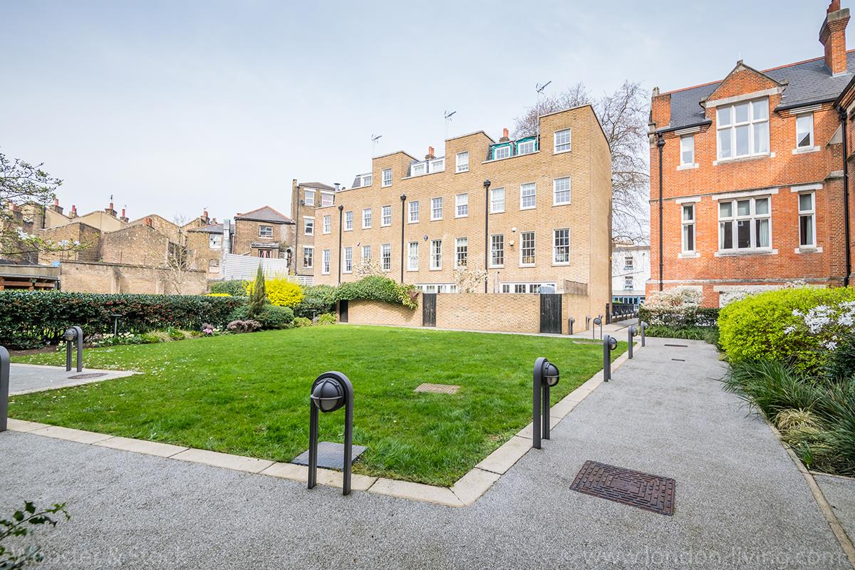 Flat - Conversion Under Offer in Camberwell Grove, Camberwell, SE5 919 view19