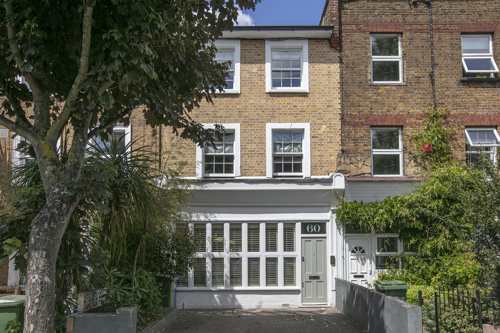 House - Terraced For Sale in Choumert Road, Peckham, SE15 842 view1