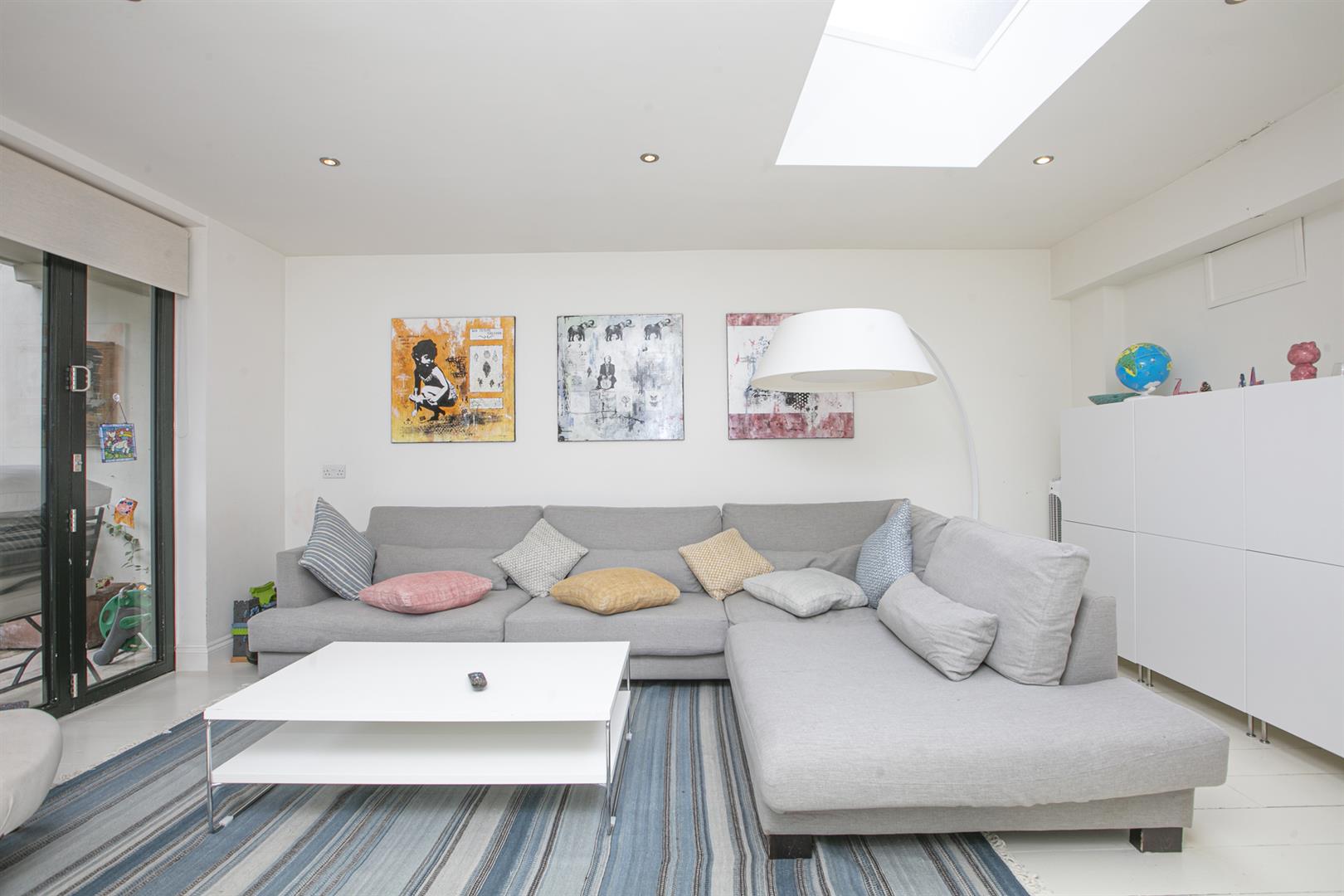 House - Terraced For Sale in Choumert Road, Peckham, SE15 842 view14