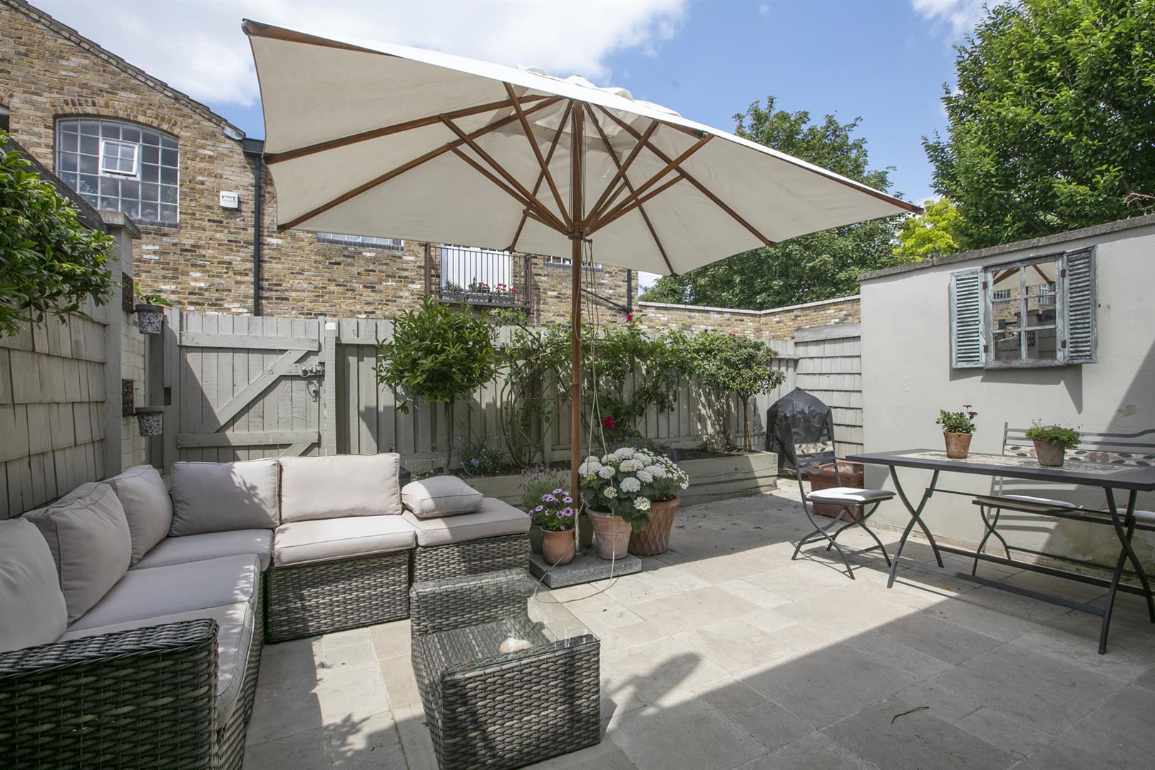 House - Terraced For Sale in Choumert Road, Peckham, SE15 842 view9