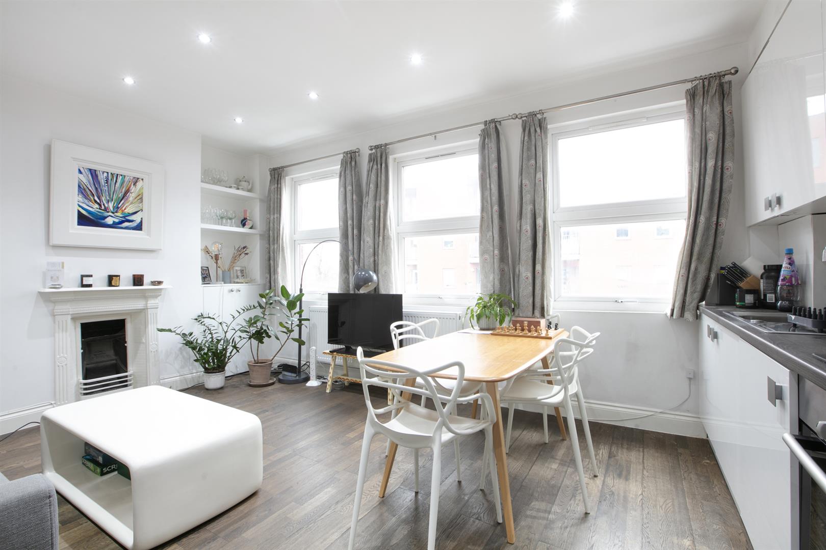 Flat - Conversion For Sale in Coldharbour Lane, Camberwell, SE5 1178 view1