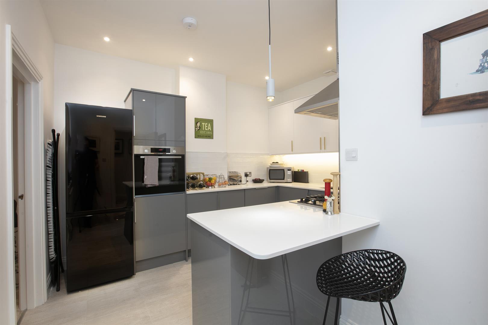 Flat/Apartment For Sale in Coleman Road, Camberwell, SE5 908 view5