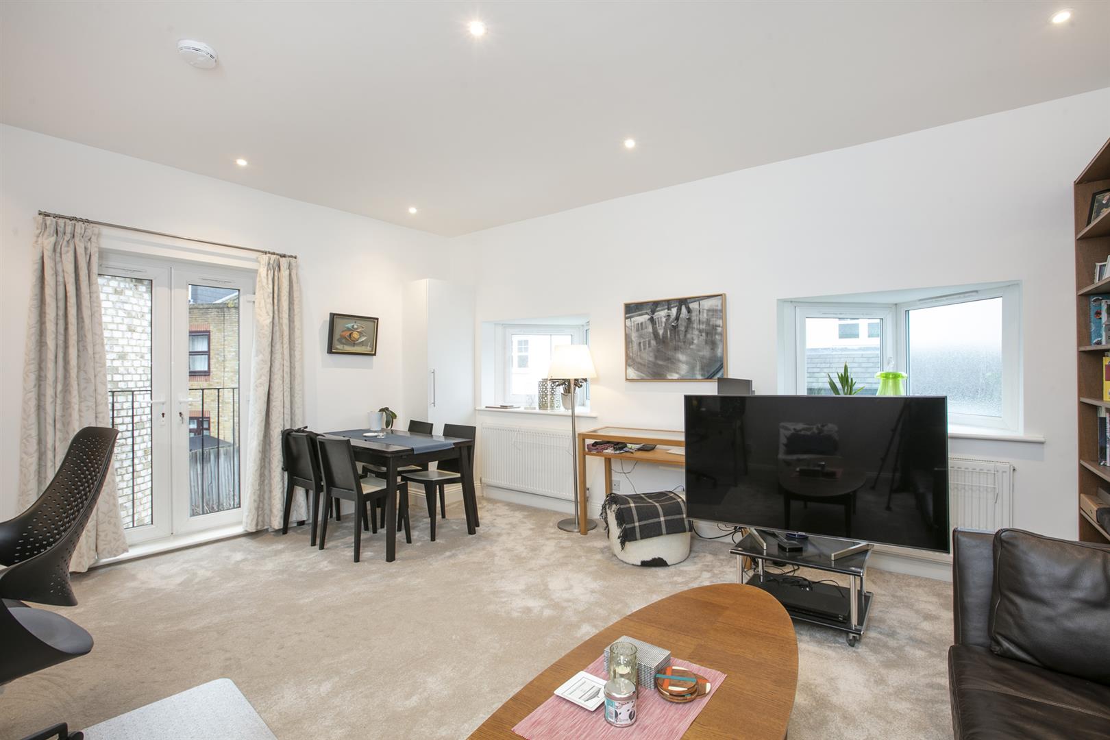 Flat/Apartment For Sale in Coleman Road, Camberwell, SE5 908 view3