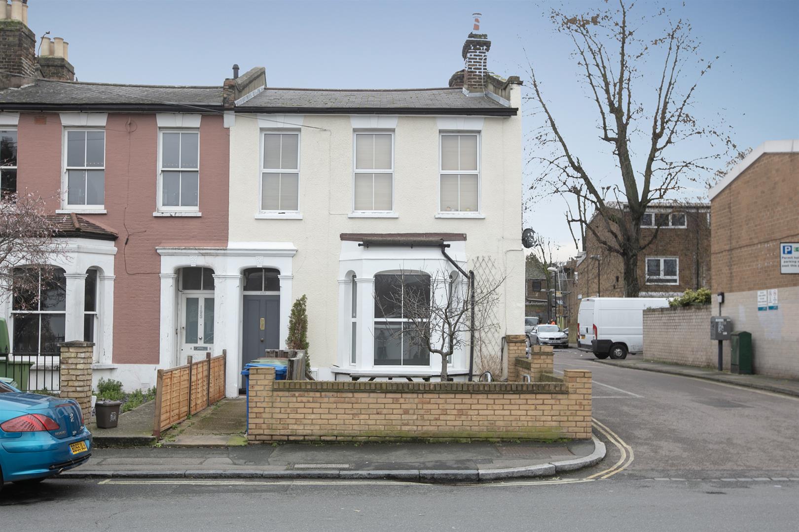 Flat - Conversion For Sale in Consort Road, Nunhead, SE15 1183 view1