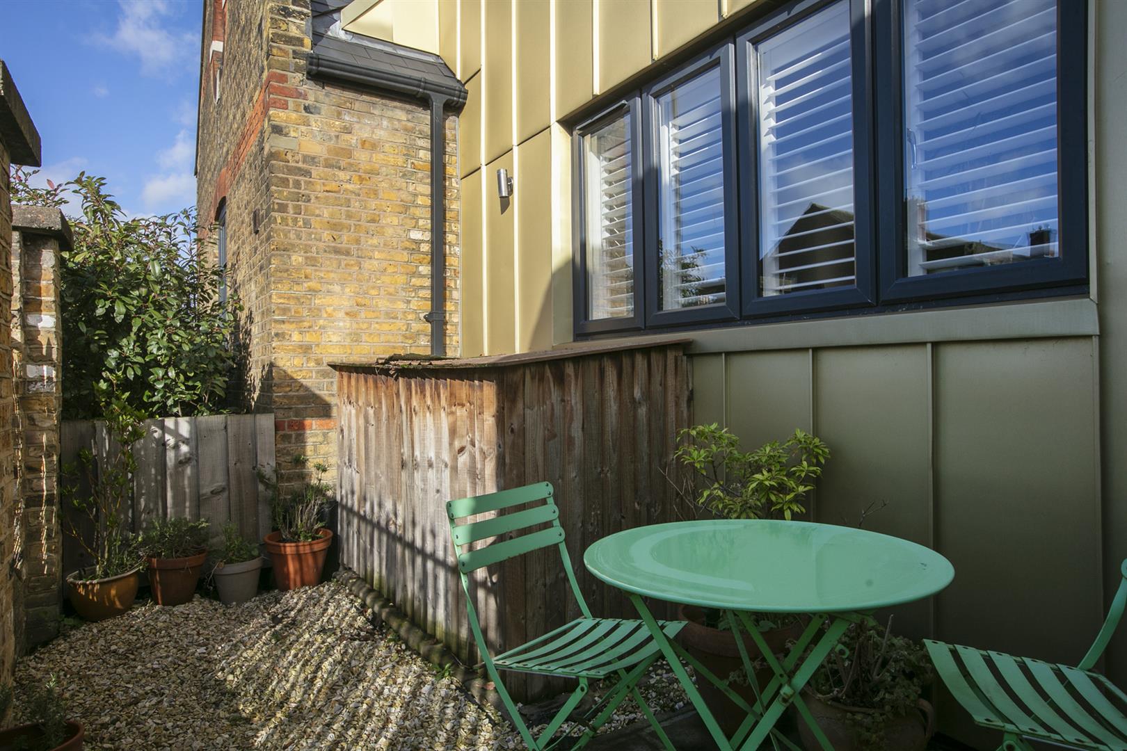 House - Terraced Under Offer in Consort Road, Peckham, SE15 1162 view20