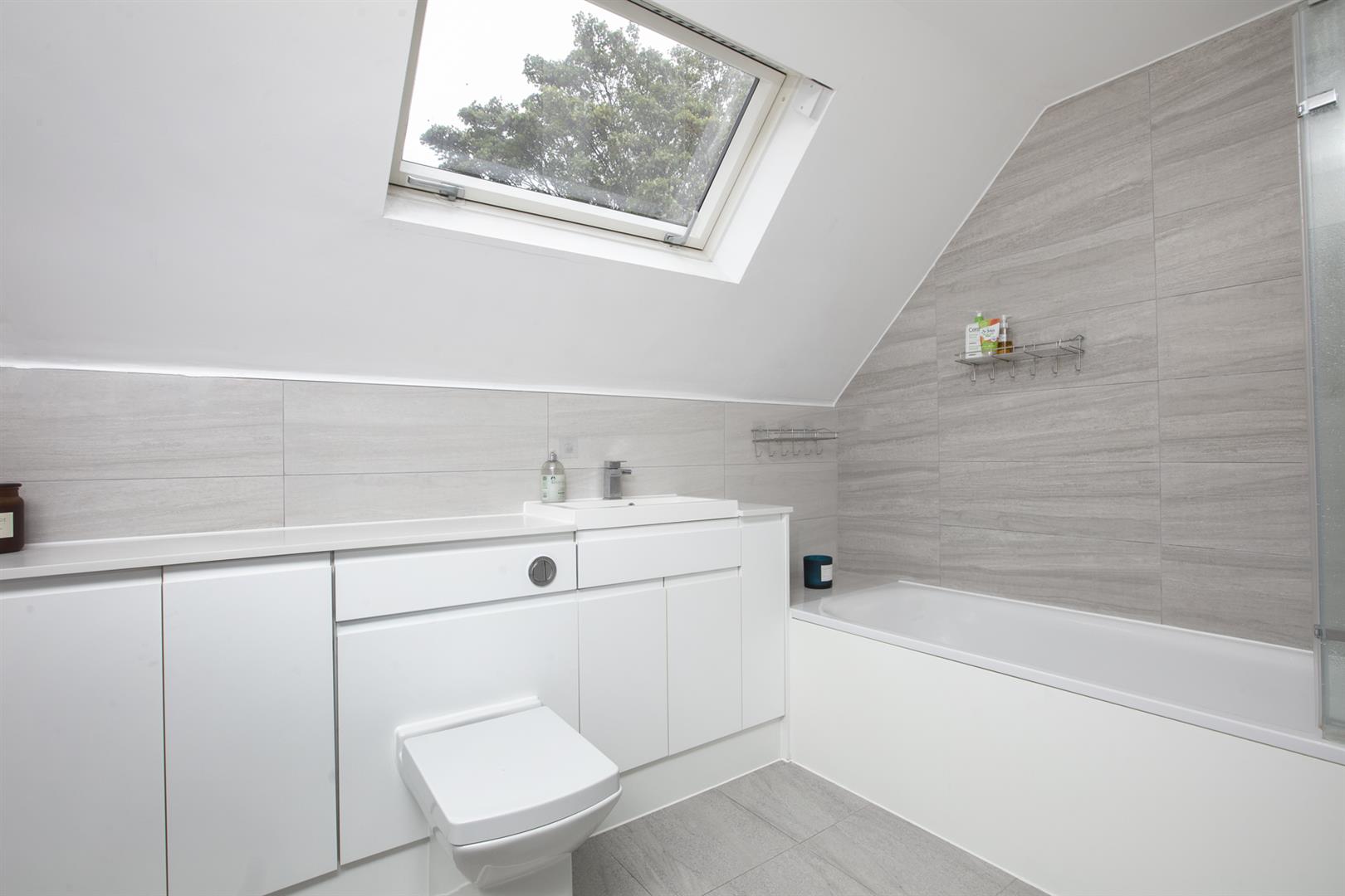 House - Terraced Under Offer in Consort Road, Peckham, SE15 1162 view13