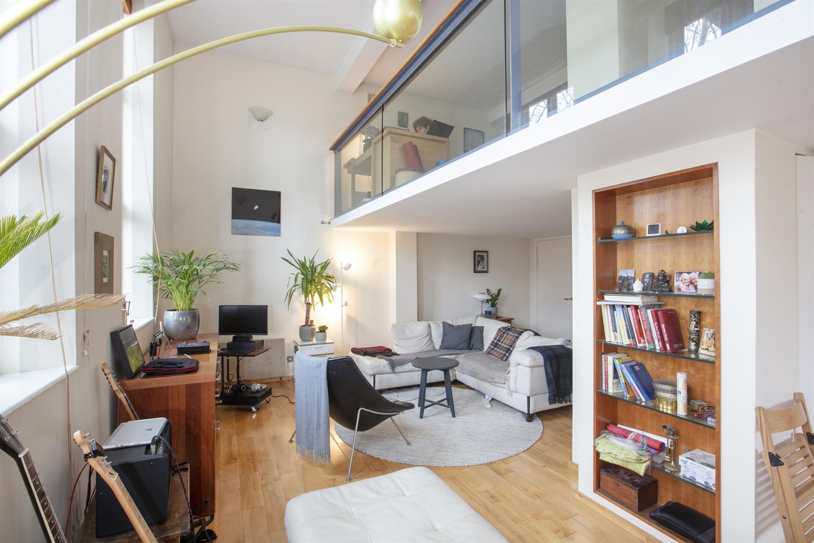 Flat - Conversion For Sale in Cormont Road, Camberwell, SE5 924 view1