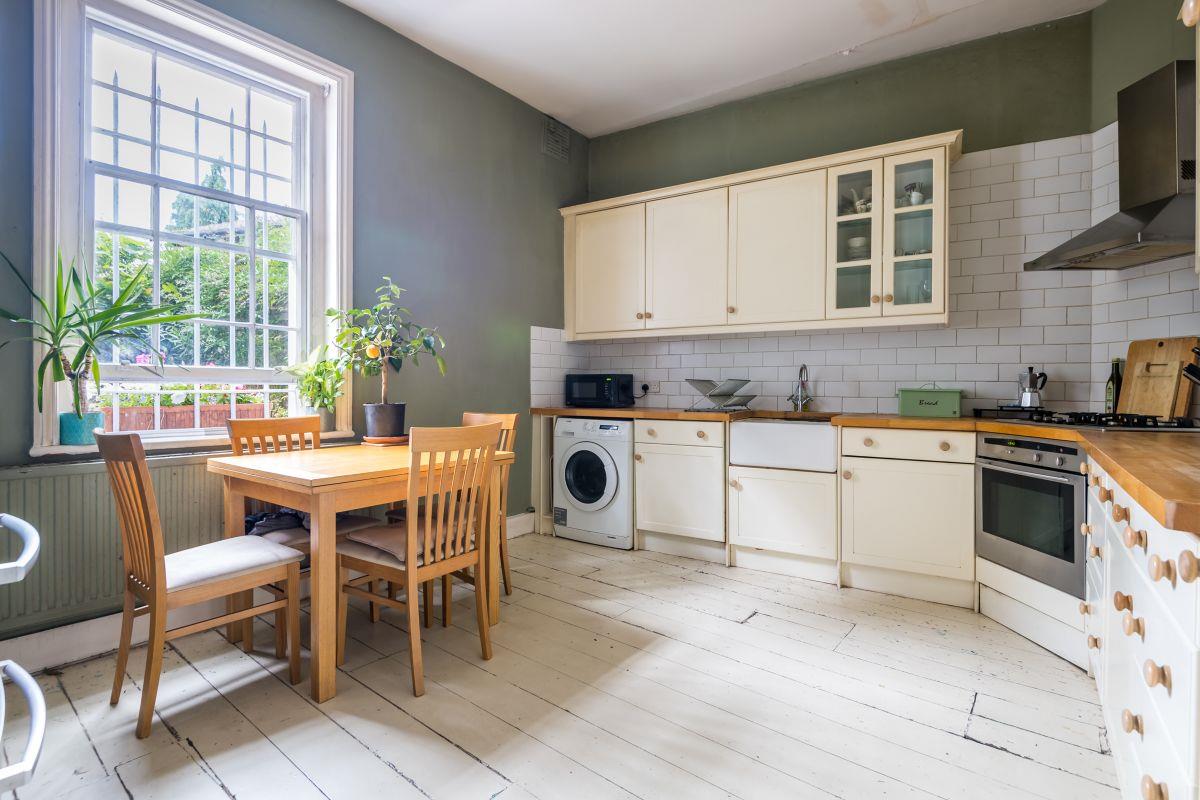 House - Terraced For Sale in Datchelor Place, Camberwell, SE5 969 view6