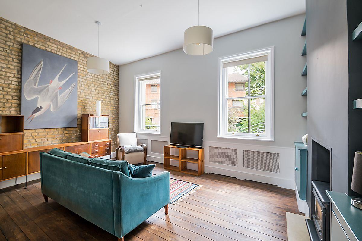 House - Terraced For Sale in Datchelor Place, Camberwell, SE5 969 view1