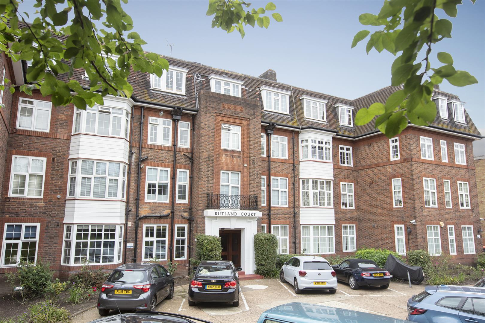 Flat/Apartment Sold in Denmark Hill, Camberwell, SE5 869 view1