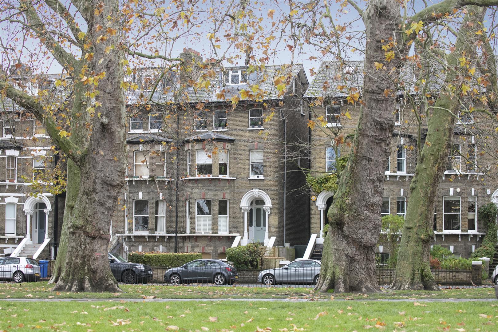 2 Bedroom Flat Available For Sale In In London Wooster Stock