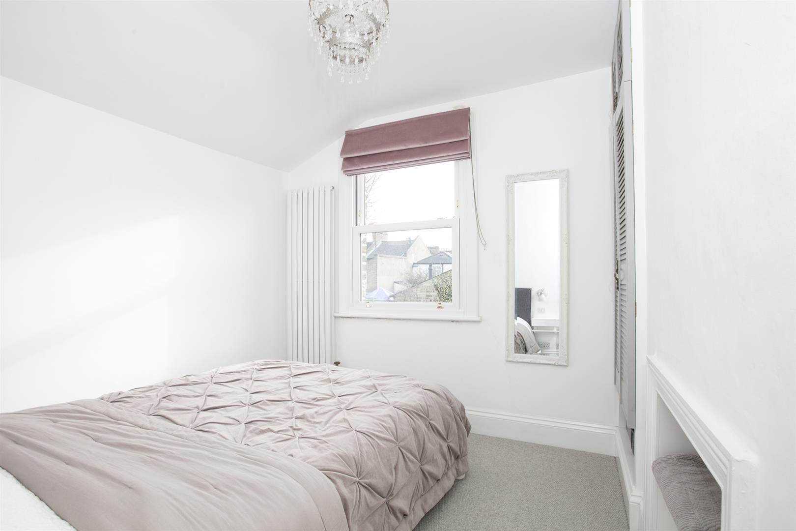 House - Terraced For Sale in Elcot Avenue, Peckham, SE15 954 view18