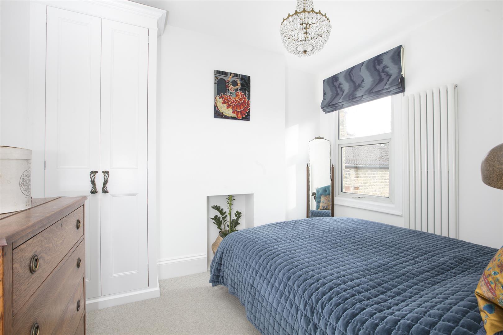 House - Terraced For Sale in Elcot Avenue, Peckham, SE15 954 view16