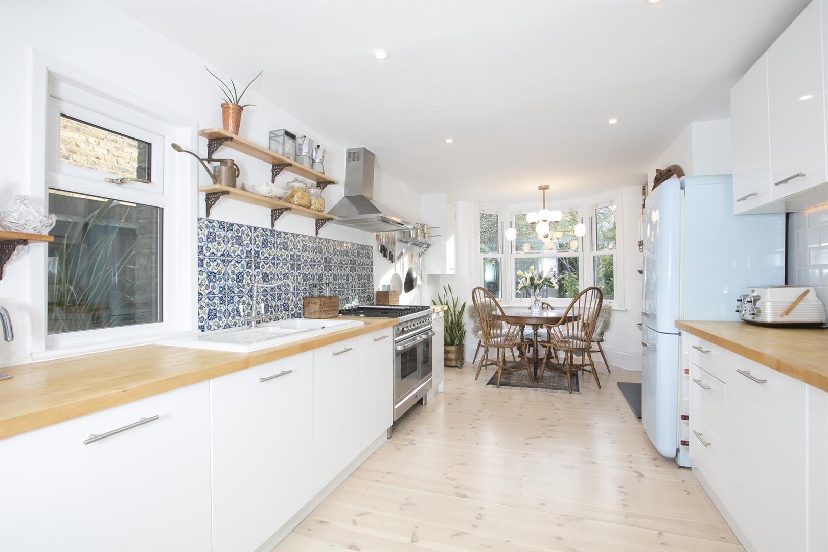 House - Terraced For Sale in Elcot Avenue, Peckham, SE15 954 view4