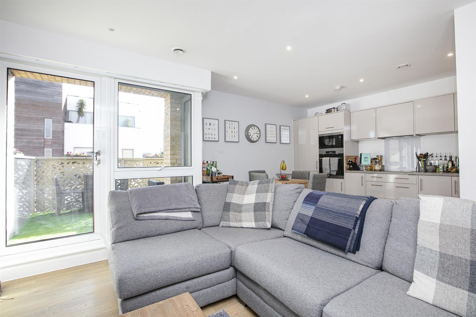 Flat - Purpose Built For Sale in Elmington Road, Camberwell, SE5 904 view4