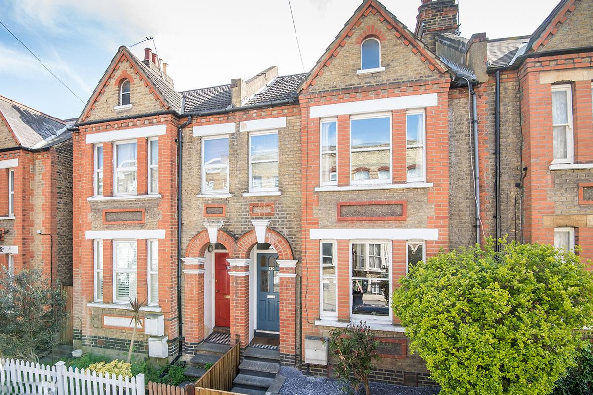 House - Terraced For Sale in Gipsy Road, West Norwood, SE27 935 view1