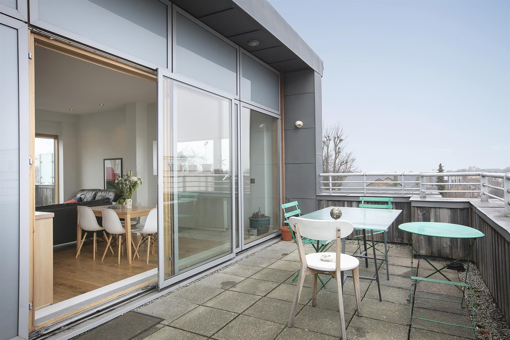 Flat/Apartment Sold in Gordon Road, Nunhead, SE15 1036 view2