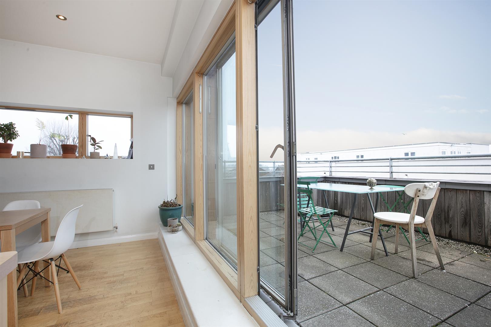 Flat/Apartment Sold in Gordon Road, Nunhead, SE15 1036 view4
