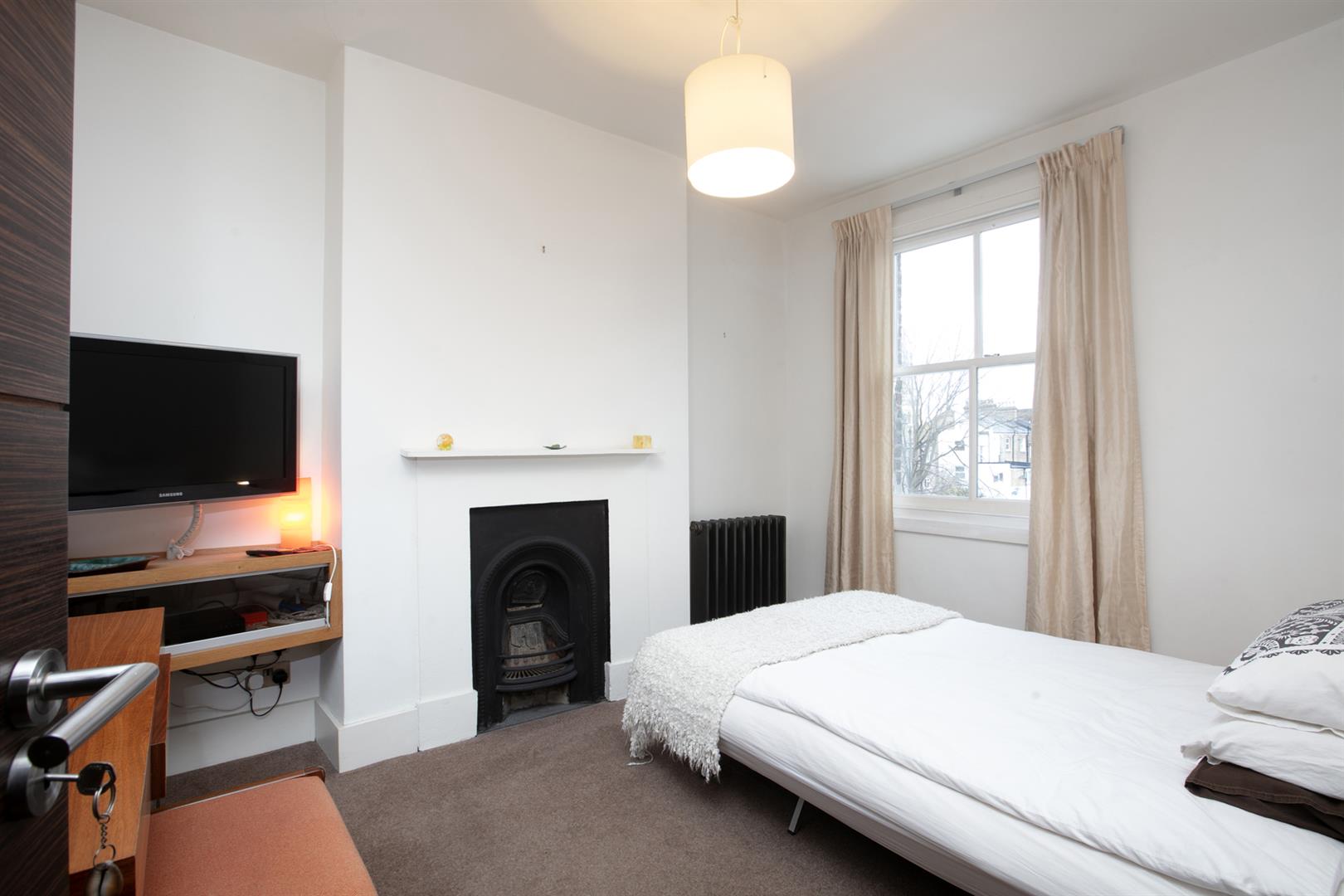House - Terraced For Sale in Graces Road, Camberwell, SE5 1182 view26