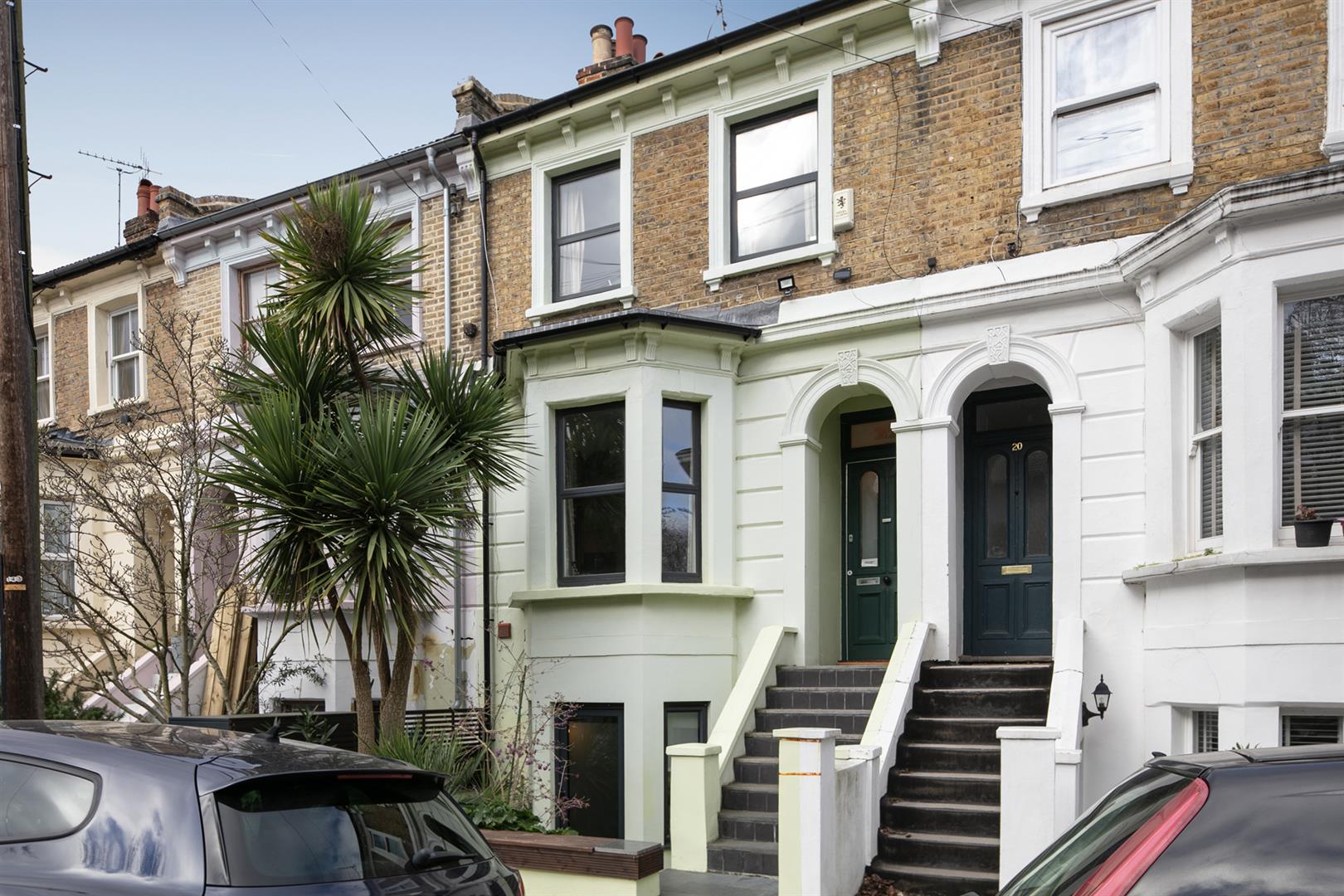 House - Terraced For Sale in Graces Road, Camberwell, SE5 1182 view6