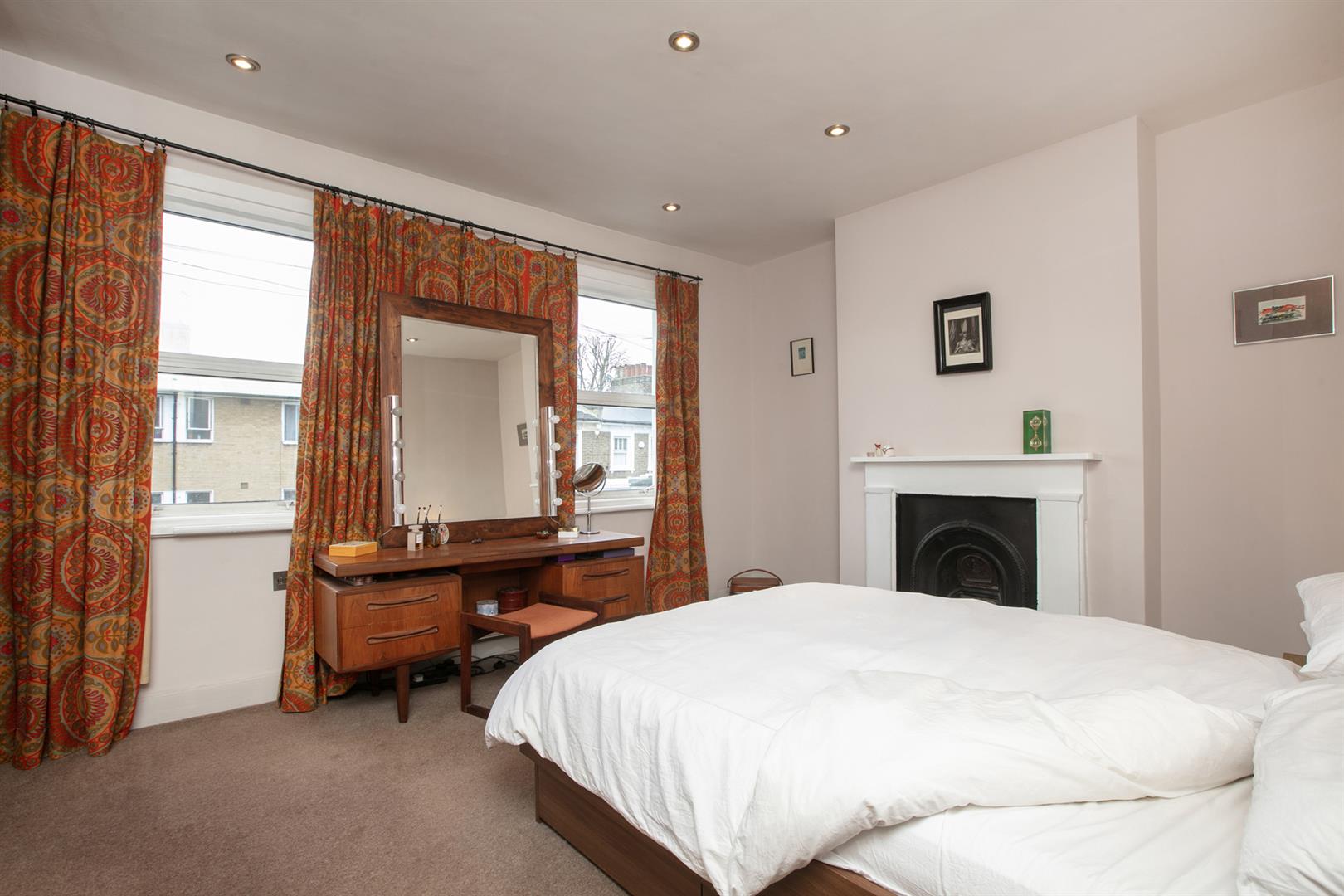 House - Terraced For Sale in Graces Road, Camberwell, SE5 1182 view22