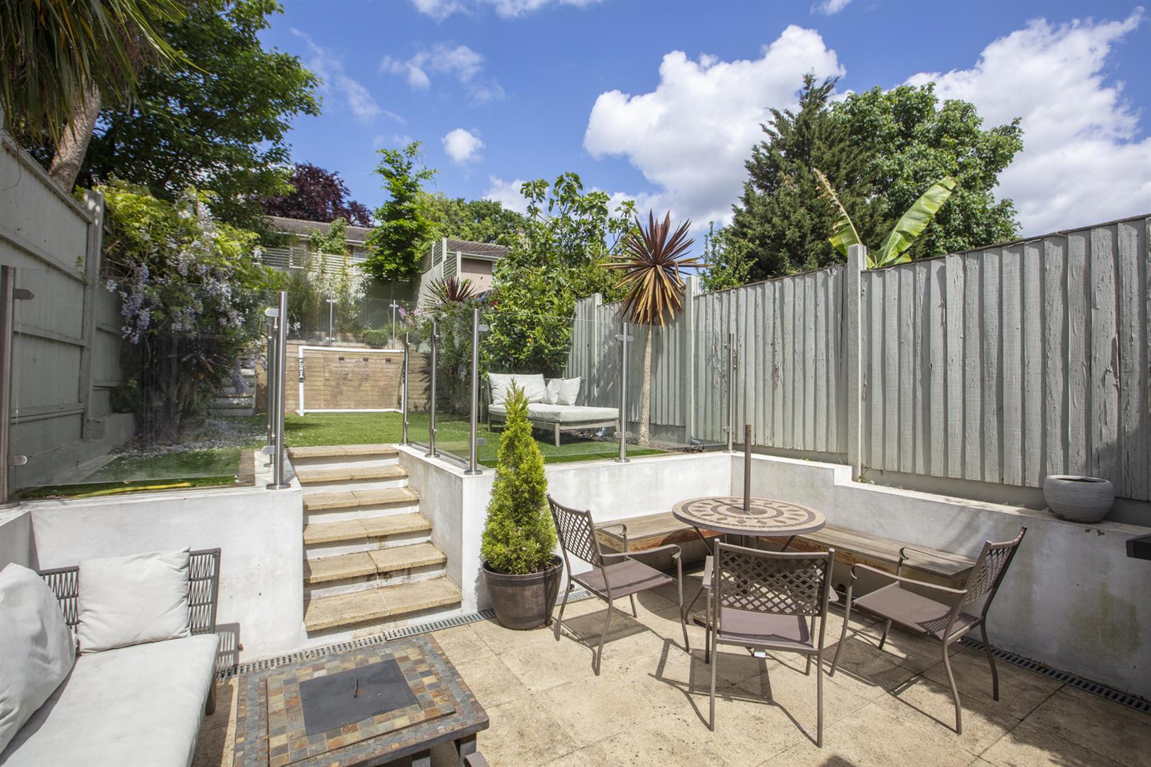 House - Terraced Under Offer in Grove Hill Road, Camberwell, SE5 957 view15