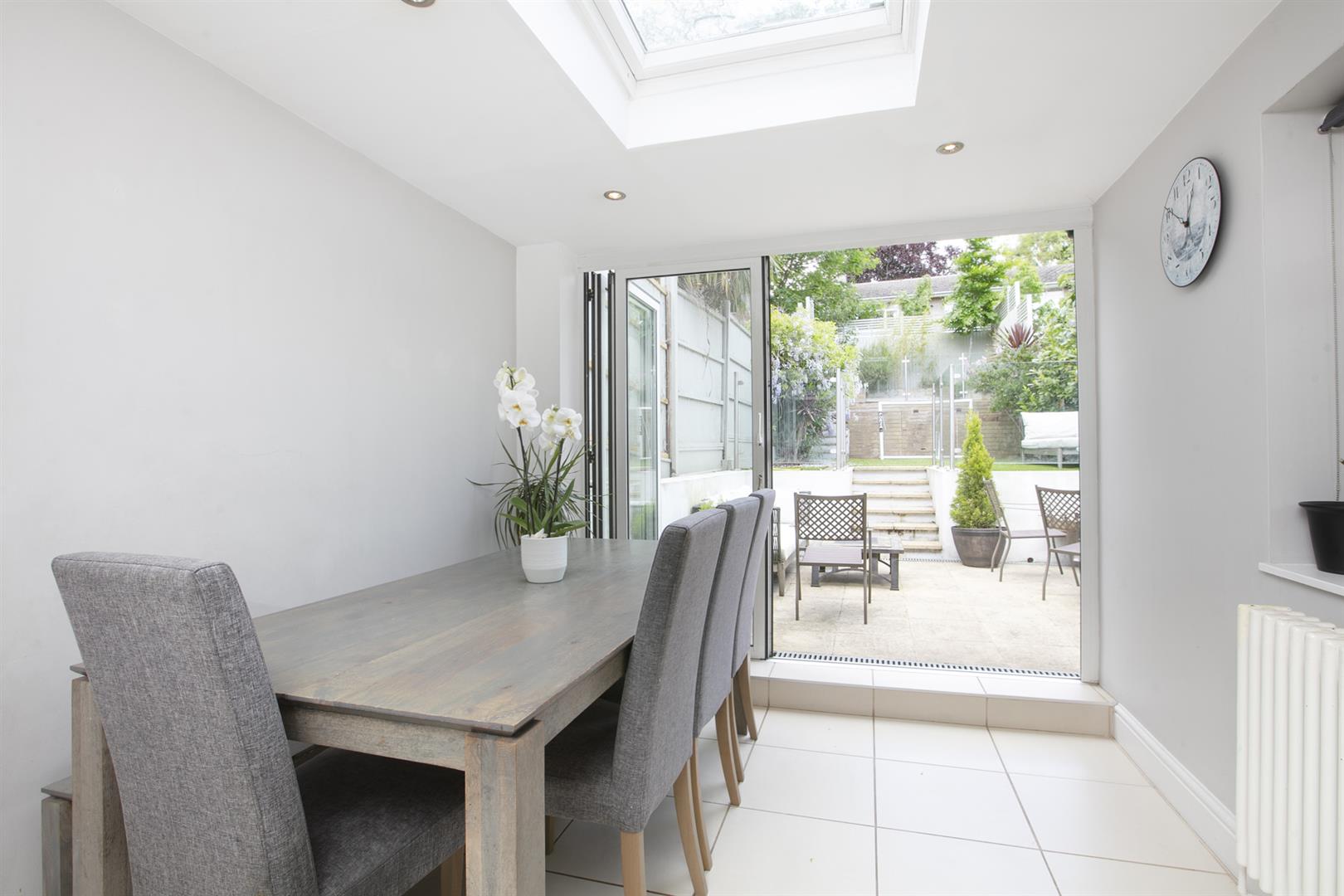 House - Terraced Under Offer in Grove Hill Road, Camberwell, SE5 957 view8