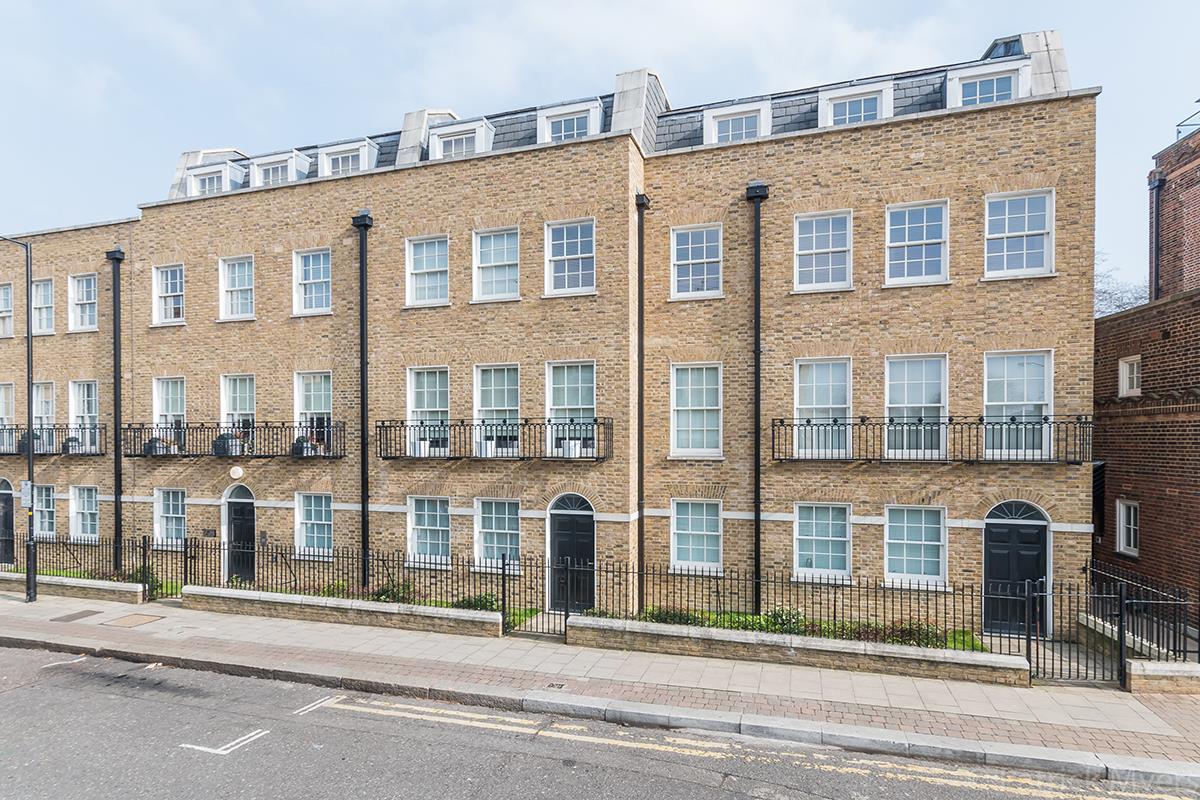 Flat/Apartment For Sale in Grove Lane, Camberwell, SE5 971 view1